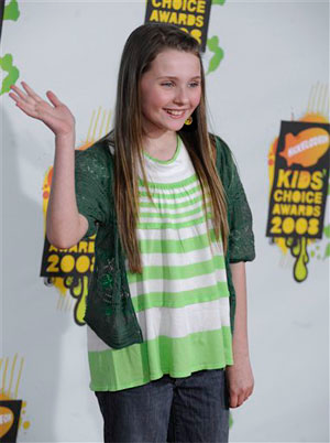 Illustration for article titled Some Fashions At The Kids' Choice Awards Were Surprisingly Childish